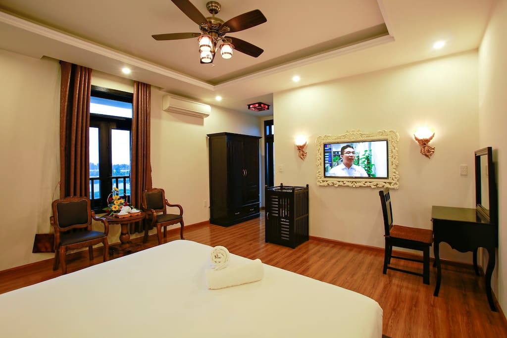 Deluxe King Suite at osaka villa hoian