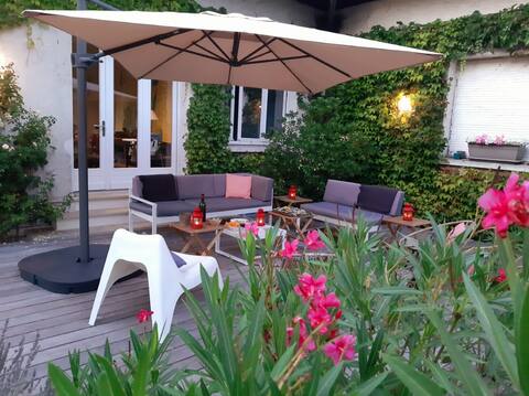 Family home Pool 10 adults - 10 min from Bordeaux