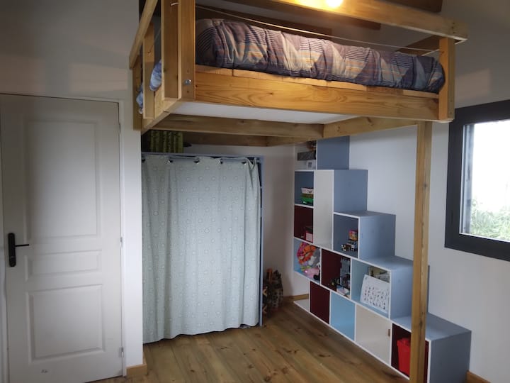 ห้องนอน 3 ชั้น (เตียง 160 × 140)