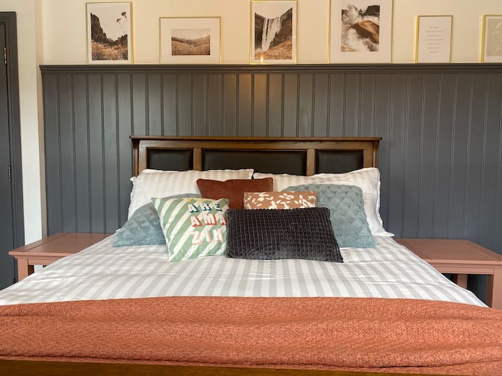 Bračni krevet (širine 180 - 200 cm)