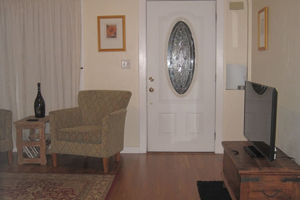 Wind down with a movie or pick up where you left off on Netflix, catch the news or watch the ball game. Smart tv, access Netflix, Hulu, or HD Antenna for local broadcasting. DVD player incase you want to rent a movie around the corner from the Redbox.