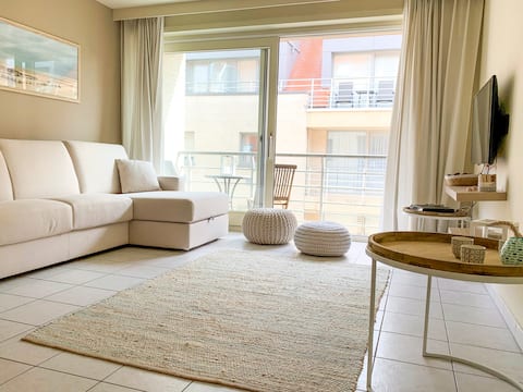 App. lumineux et confortable au bord de la mer