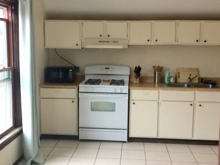 Huge Kitchen, all appliances