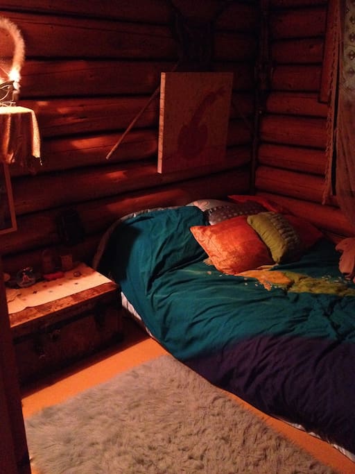 Bedroom for 1 or 2 people .