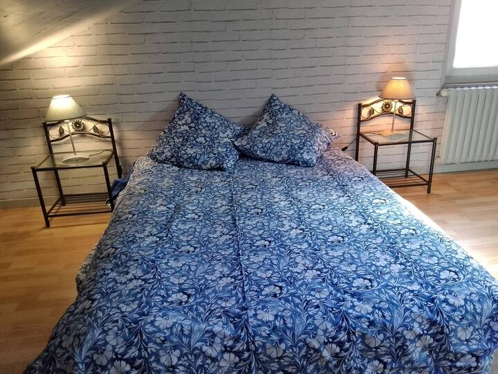 第二间卧室很棒，双人床