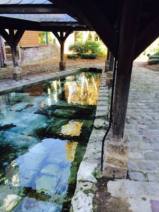Lavoirs dans un beau parc à 100 m à peine de la maison