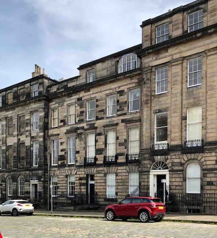 Historic New Town 5 bed flat, City Centre location