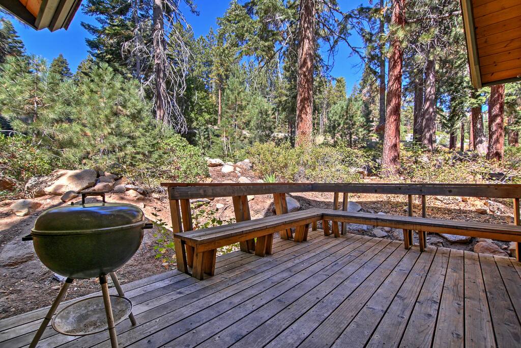 You'll love spending time hanging out on the private deck, sharing afternoon barbecues and taking in the forest views!