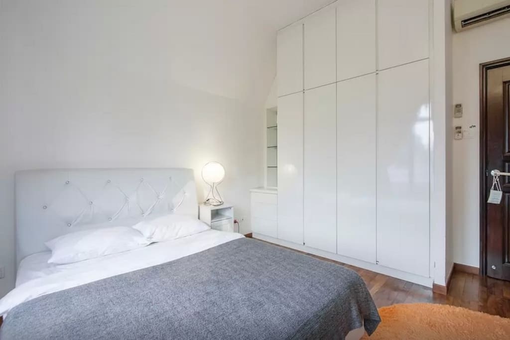 queen size bed