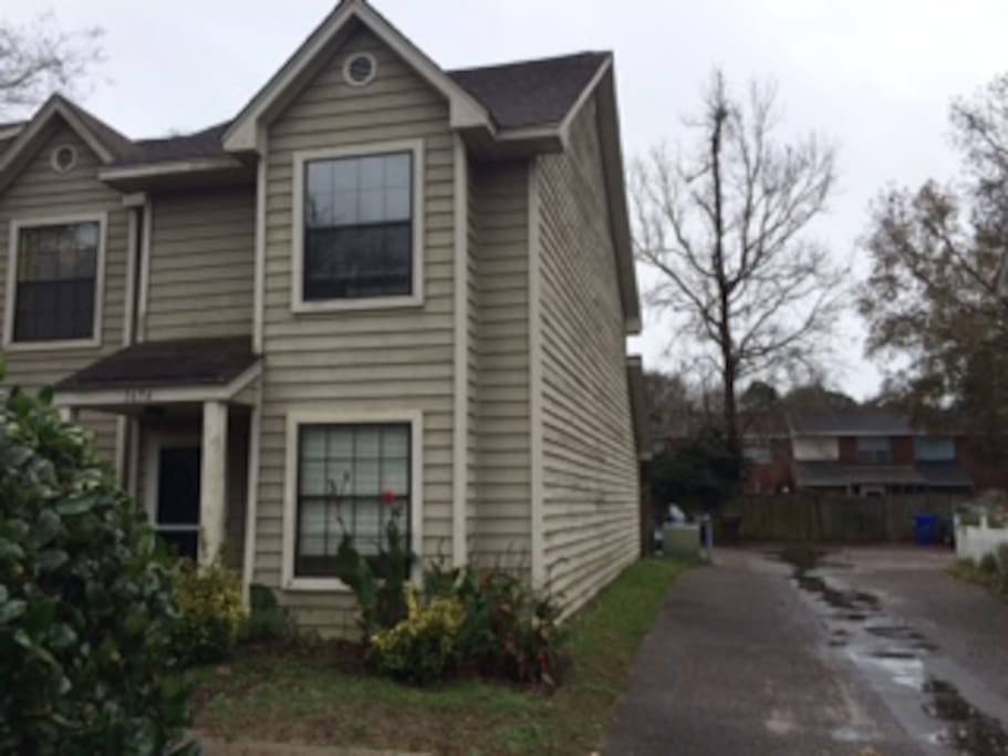 Front of house.
Room is the upper window. Convenient on- street parking.