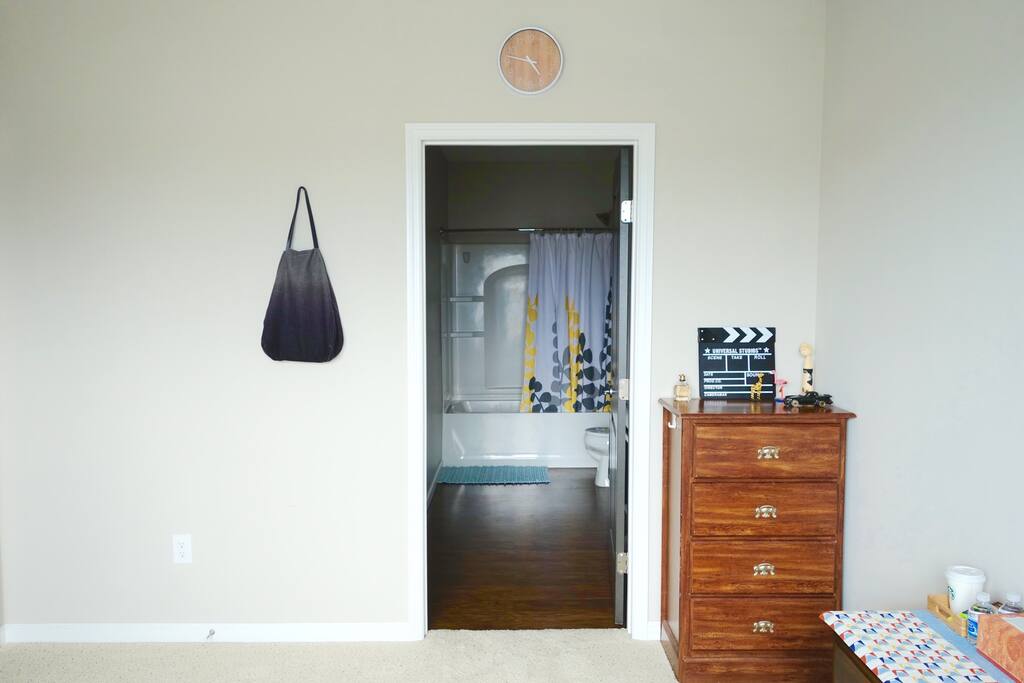 Bedroom & Bathroom