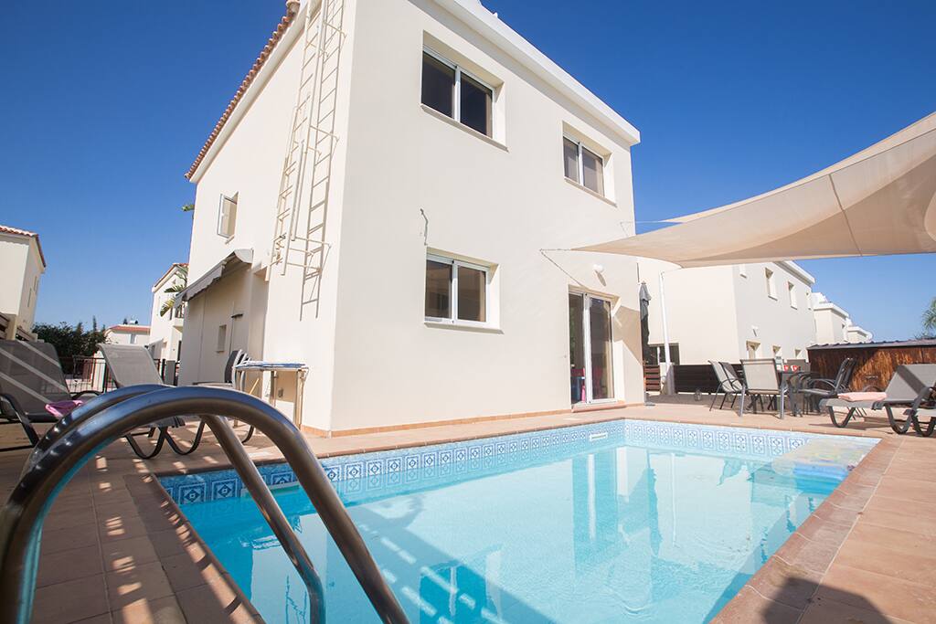 Villa Tammy, Beautiful 3 bedroom Pernera Villa