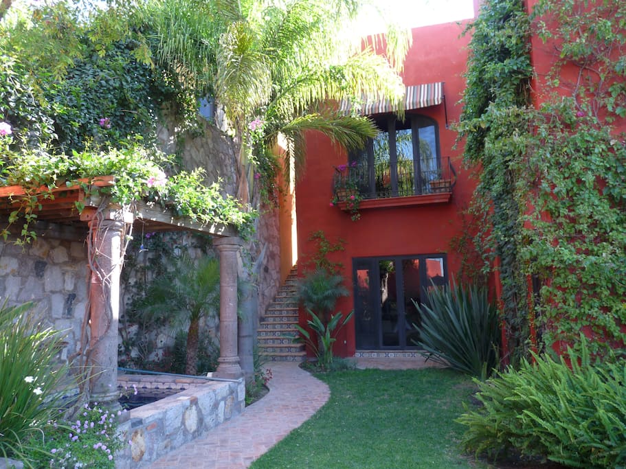 beautiful private yard with spa