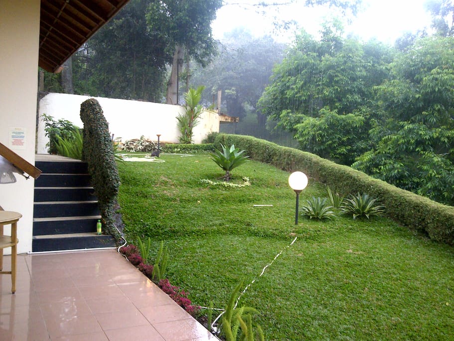 Tampak depan