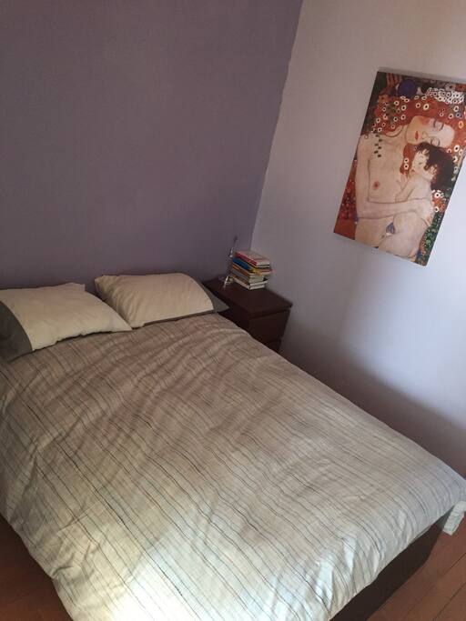 full bed bedroom
