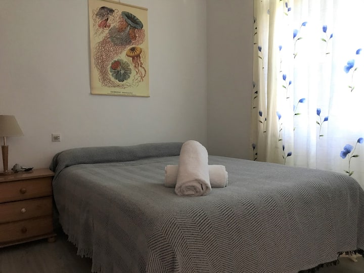 Double room with a queen size bed