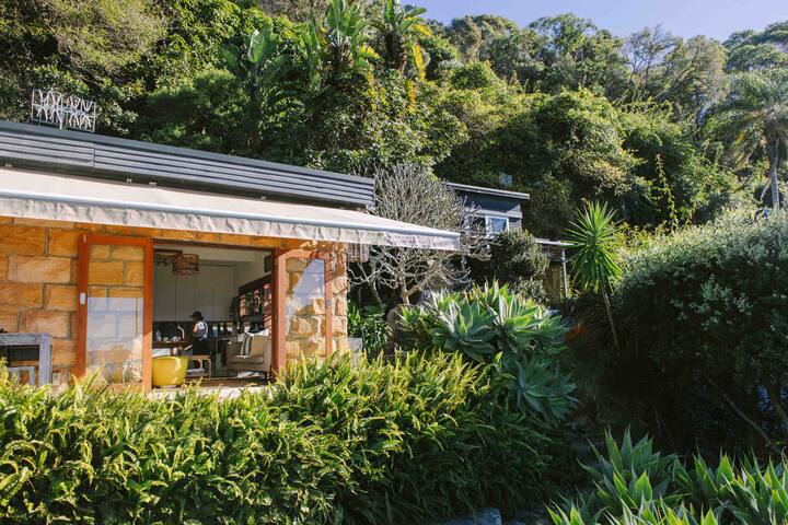 Sandstone Cottage, Great Mackerel Beach gallery image 5