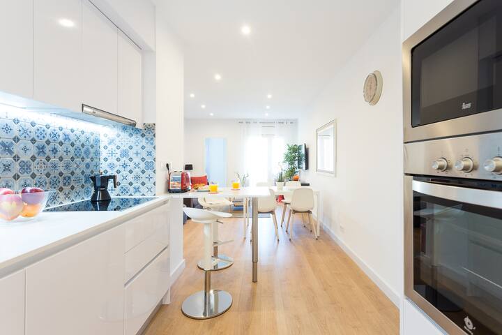 Modern 4 bedroom apartment in Sagrada Familia gallery image 3