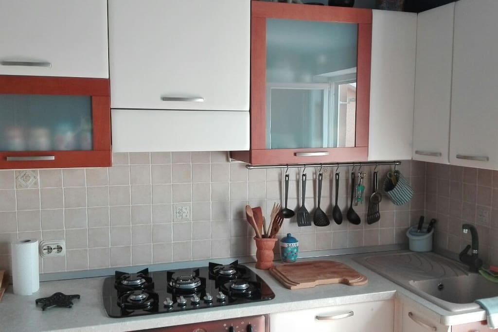 fully equipped kitchen