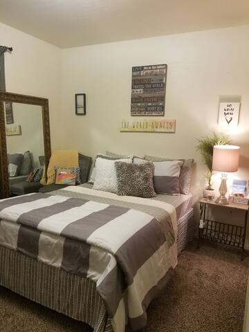 Comfy, Quiet, Ideal, private room.
