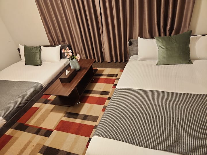 Chumba cha mtindo wa Magharibi kwenye ghorofa ya 3