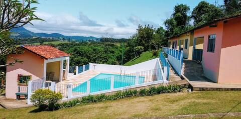 Beautiful house with balcony, 2 qtos.  region of Extrema