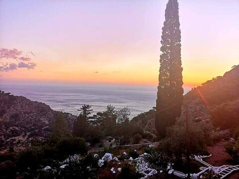 Mertonas View Traditional Villa