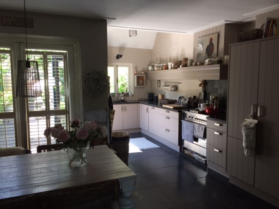 Dining / kitchen