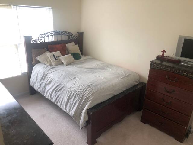 Fully Furnished Private room and Bathroom