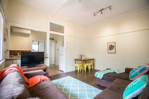2 Bedroom Apartment /// Cairns Central