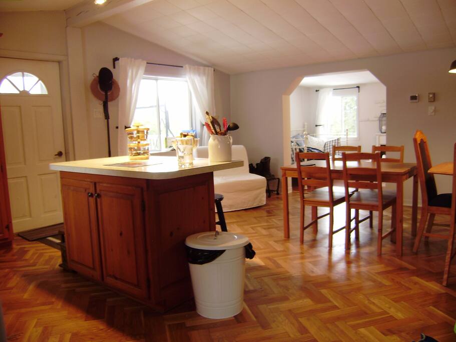 Cuisine et salle à dîner