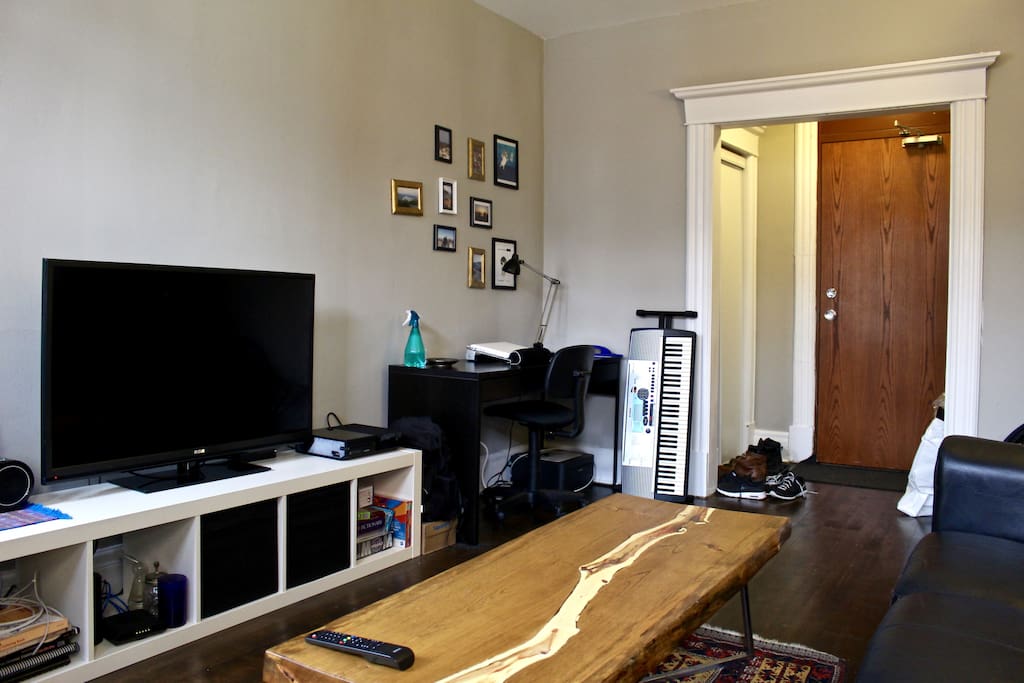 Bright and spacious living room