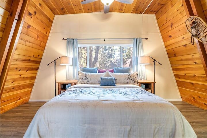 Master Suite w/ Cal-King Bed and tree views