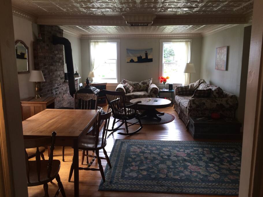 Dining area/living room