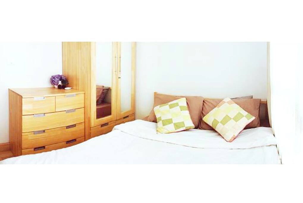 Queen bed