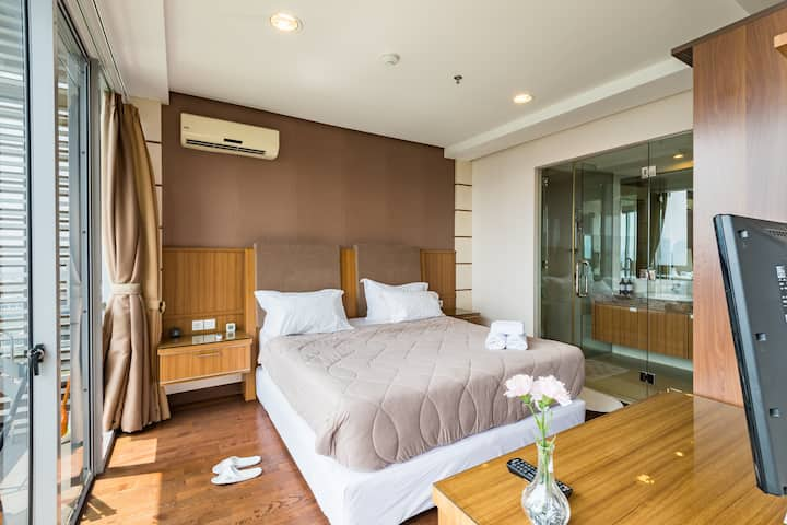 Modern Apartment w/ Pool Oasis in Heart of Kemang