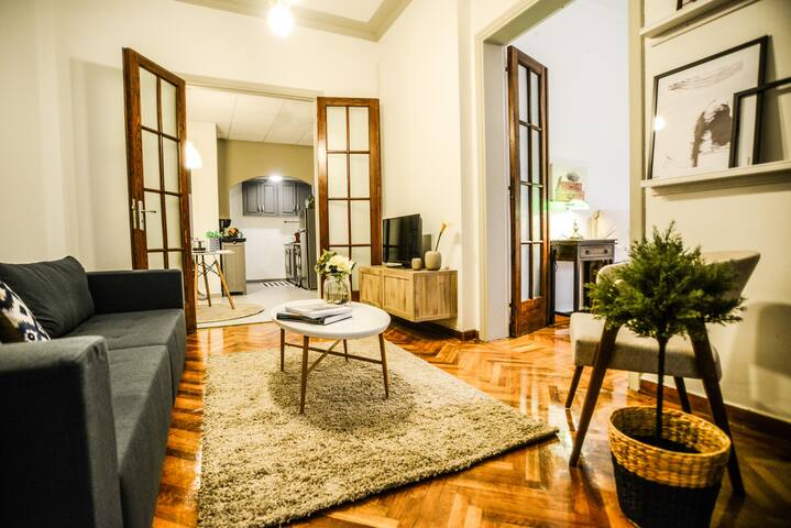 Deluxe Apt 1 – Center of Athens gallery image 2