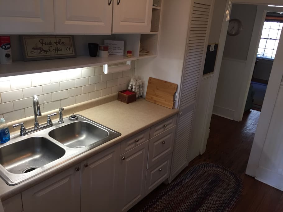 Full kitchen