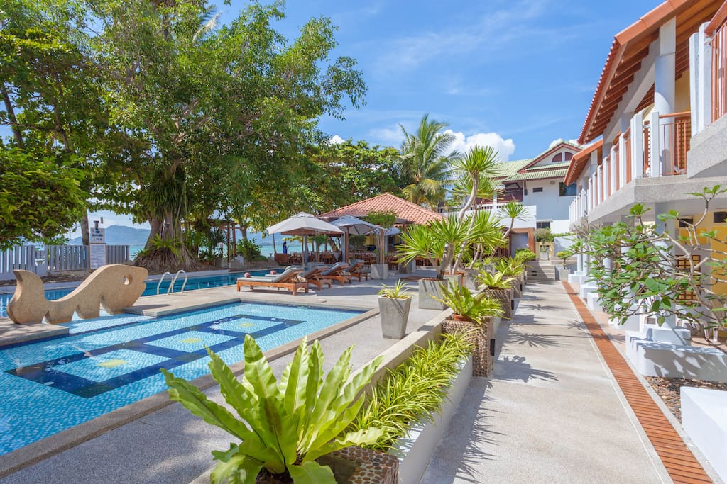 Take a dip in our refreshing swimming pool, sunbathe on the sand, and enjoy the delicious cuisine from our all day restaurant and bakery.