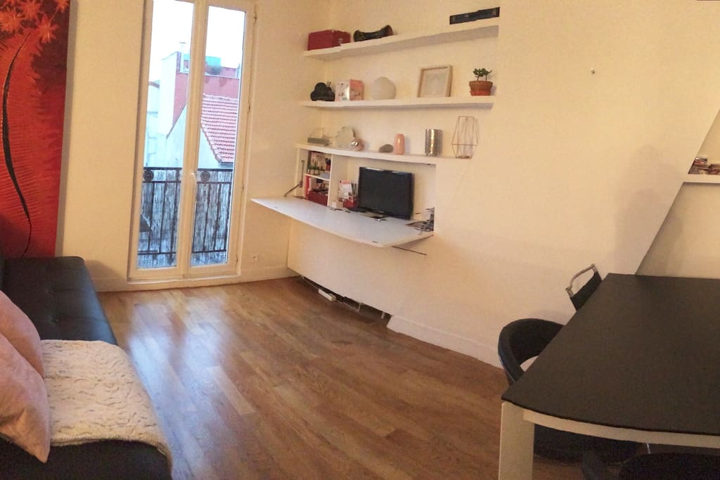 Salon avec coin télé