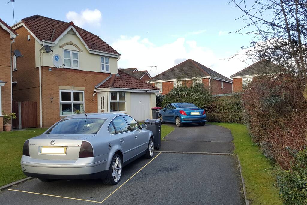 Car parking bay. Please park where silver car is parked on your arrival. Don't block the driveway.