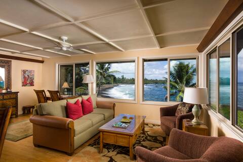 Oceanfront 2 Bd/2 BA (Unit #5) at Hana Kai Maui