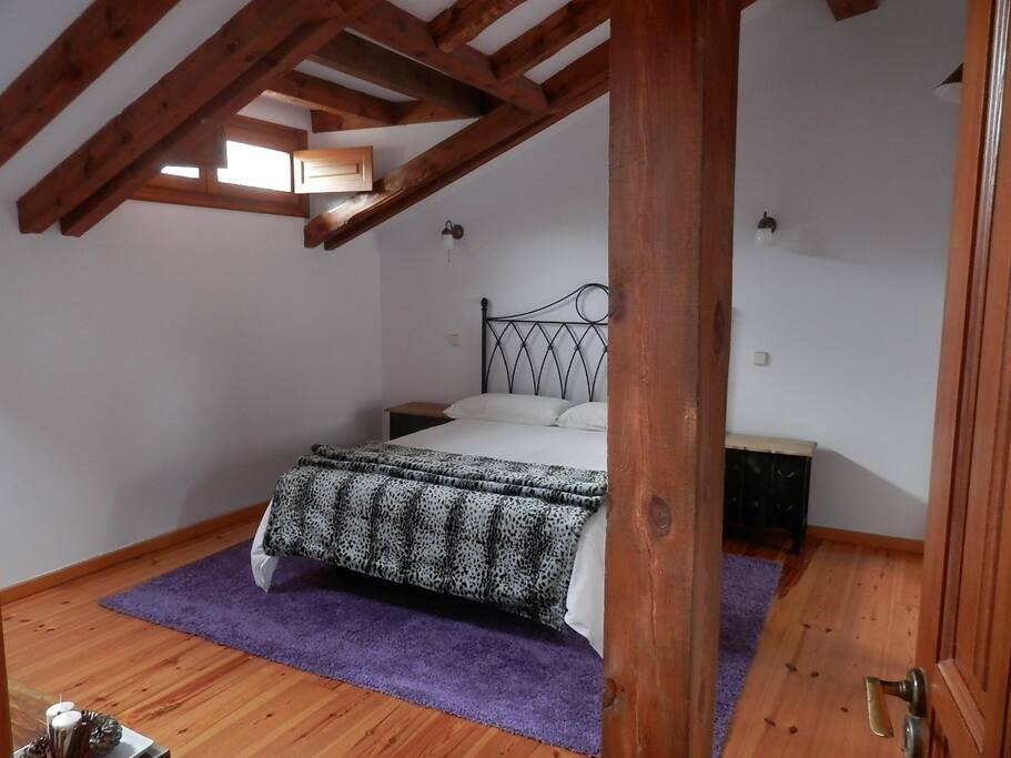 Cama de 150 x 190 cm.