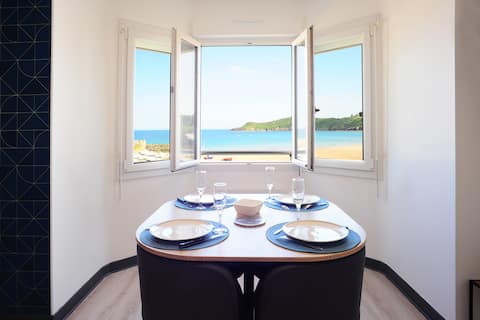 Panoramic sea view, direct beach access