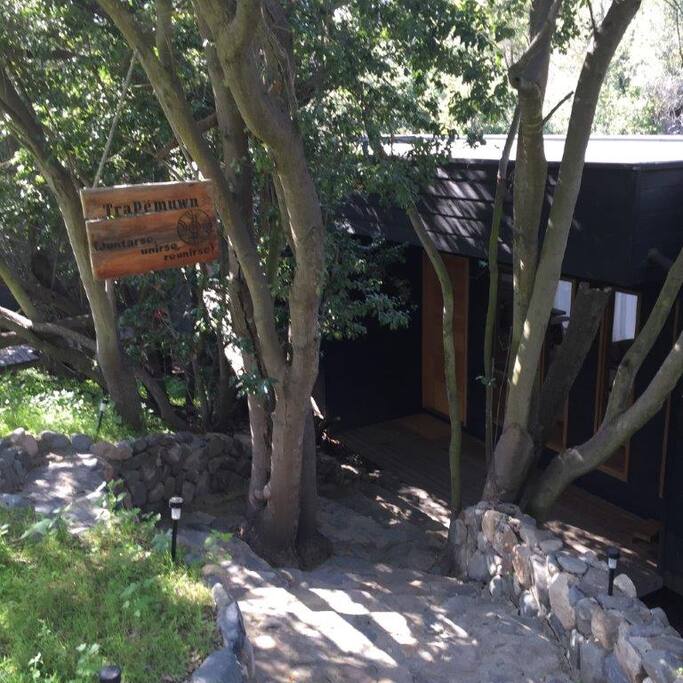 Entrada a la cabaña