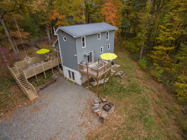 Enchanted 4BR Cabin & Suite| 15mins to Downtwn AVL