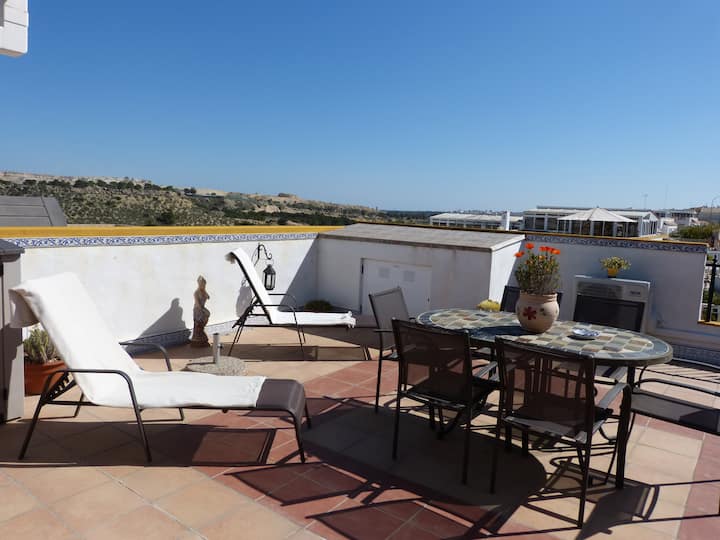 CASA DEL MAR schönes sonniges Haus, Gem.Pool, WIFI
