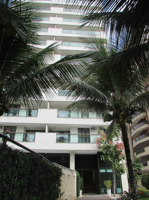 Fachada do prédio / Front of the build