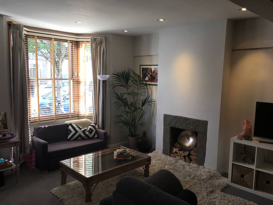 Open plan living room (sofa bed)