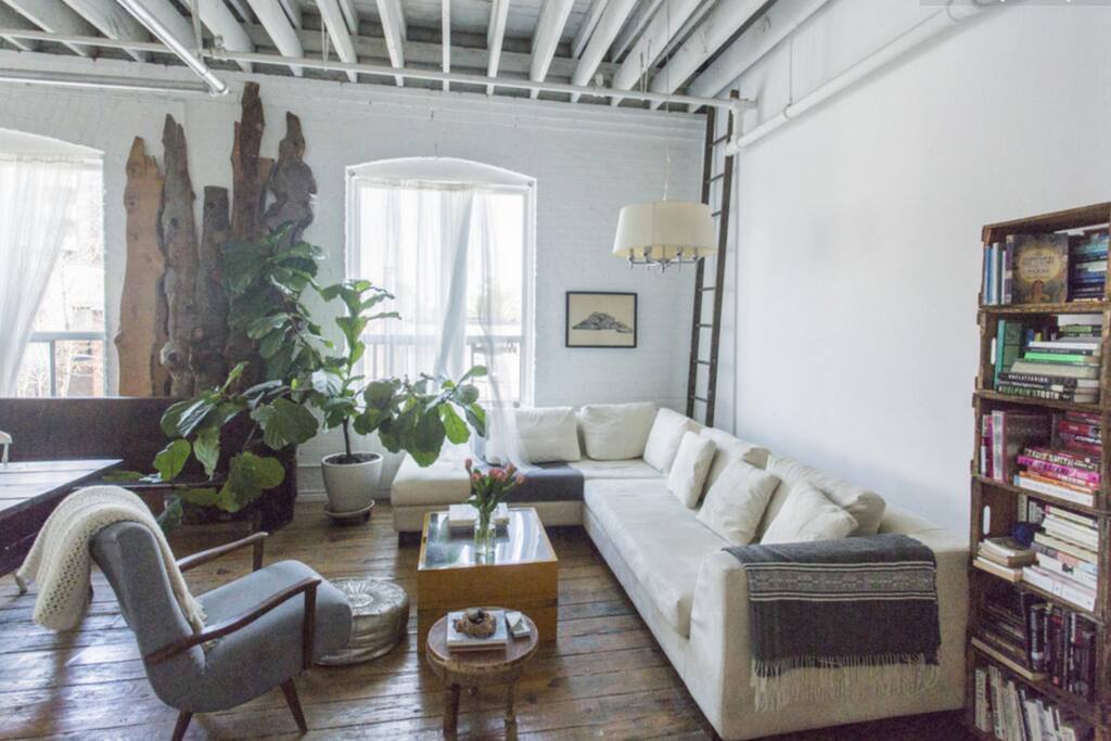 Authentic Artist's Loft Lofts for Rent in Toronto, Ontario